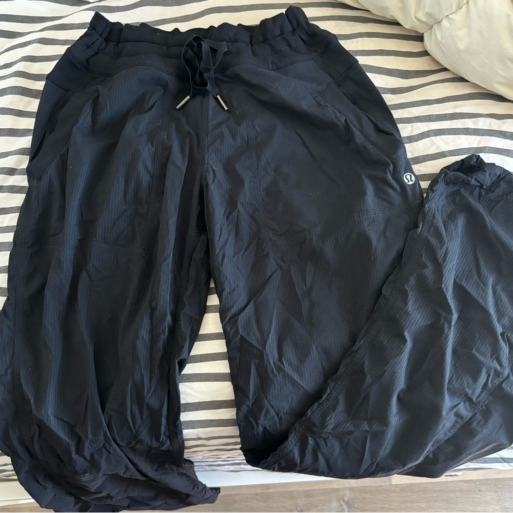 Lululemon wide leg jogger pants